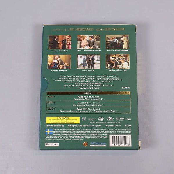 Närbild på baksidan av Matador DVD-box med teknisk info