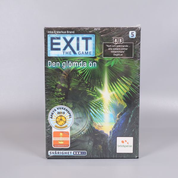 Framsidan av EXIT Den glömda ön med djungelmotiv