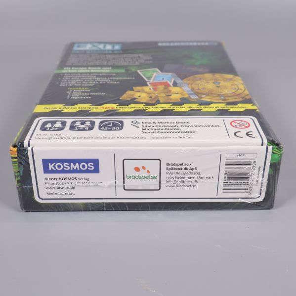 Detaljbild på boxens undersida med Kosmos och brädspel.se