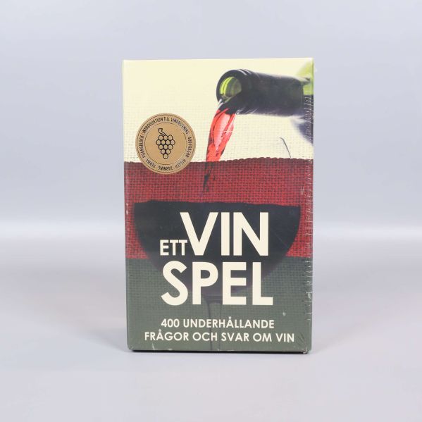 Framsidan av ett vinspelet med grafiskt etikett