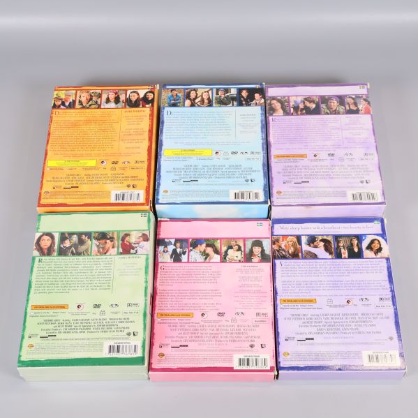 Baksidor av sex olika Gilmore Girls DVD-boxar