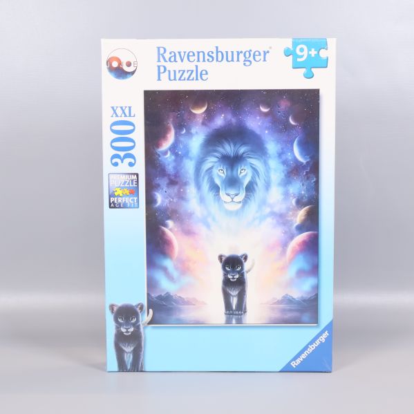 Ravensburger pussel med motiv av lejon och lejonunge i blå nyanser