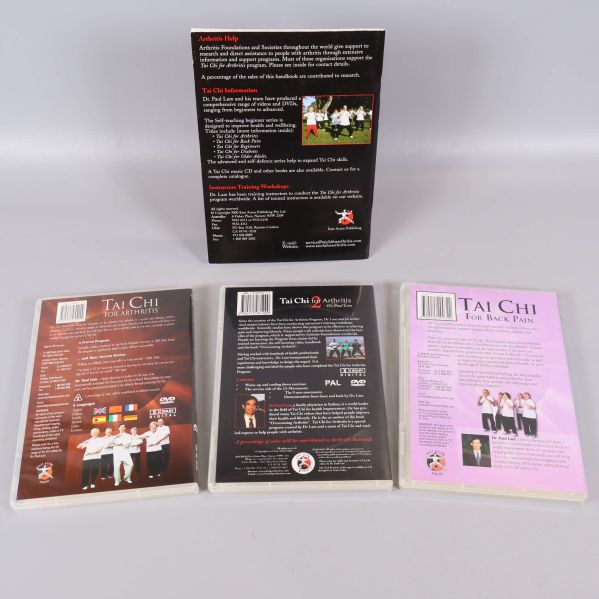 Baksidor av tre DVD-fodral med information och bilder