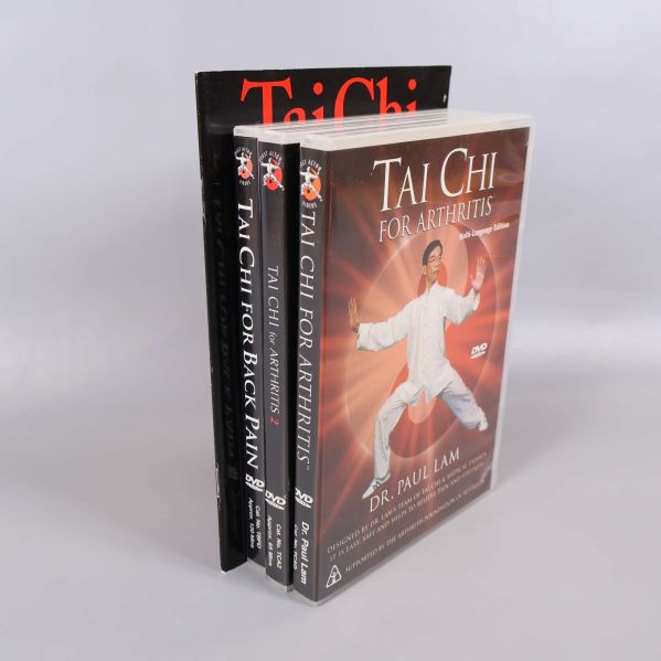 Tre Tai Chi-DVD-fodral i box uppradade stående