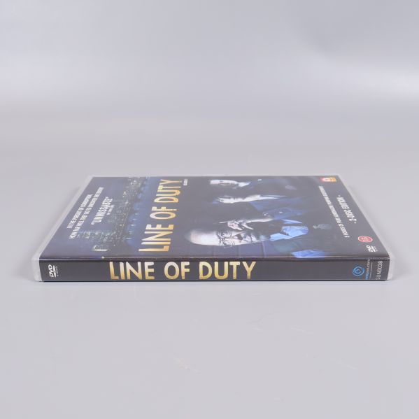 DVD-fodral från sidan med serienamn Line of Duty