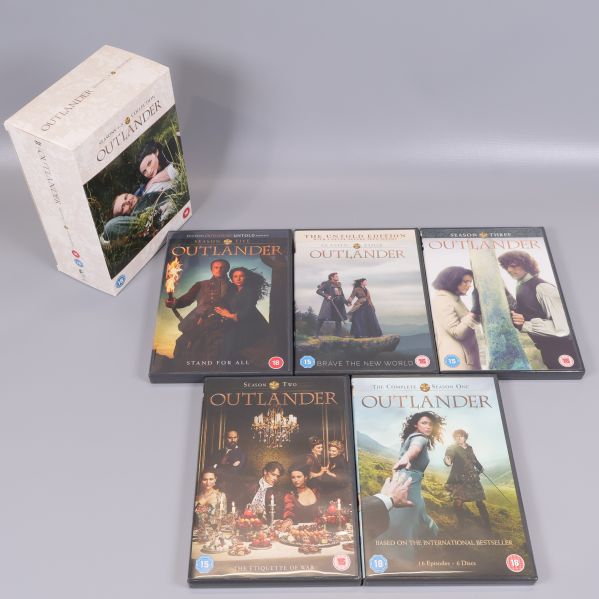 Alla fodral från Outlander säsong 1-5 boxen framlagda