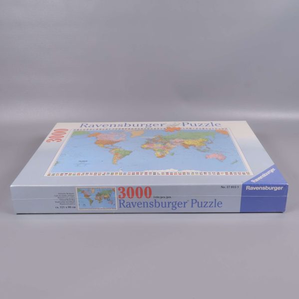 Ravensburger världskarta pussel 3000 bitar, sedd från sidan