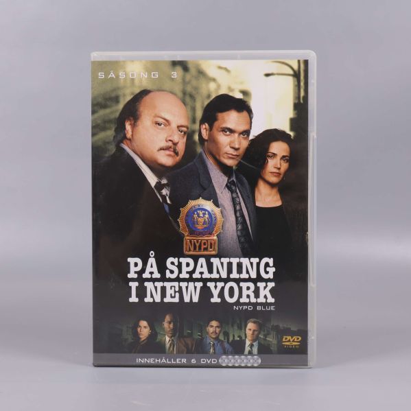 Framsidan på DVD-boxen På spaning i New York säsong 3