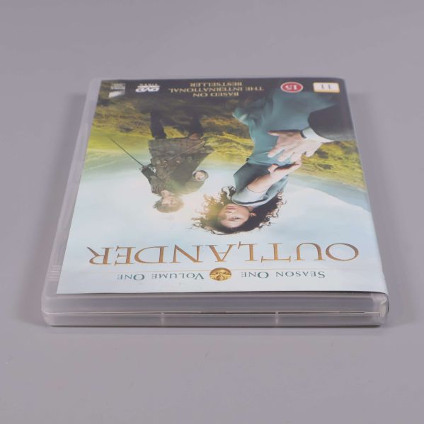 Outlander S1 Vol.1 DVD-box sedd från sidan