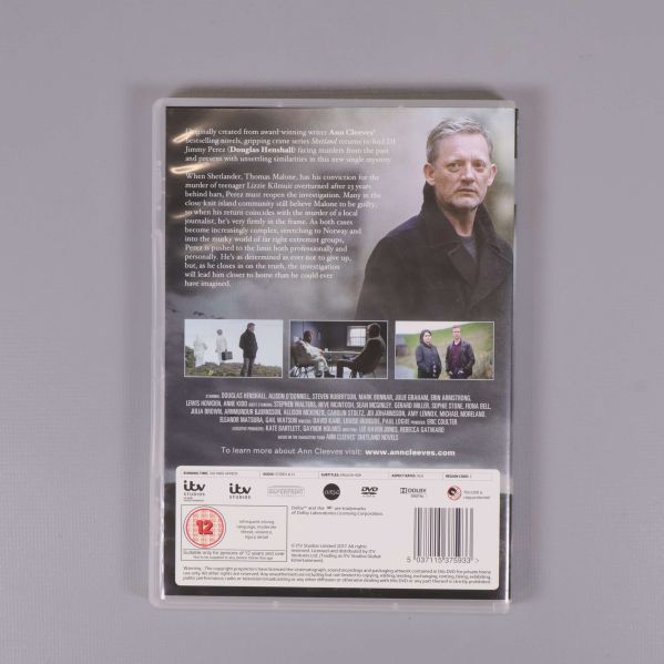 Baksida av Shetland S4 DVD-fodral med summering