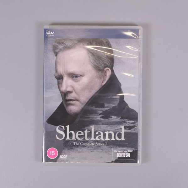 DVD-box Shetland S.7 med porträtt på huvudkaraktär