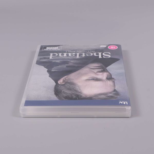 DVD-box Shetland S.7 sedd från sidan