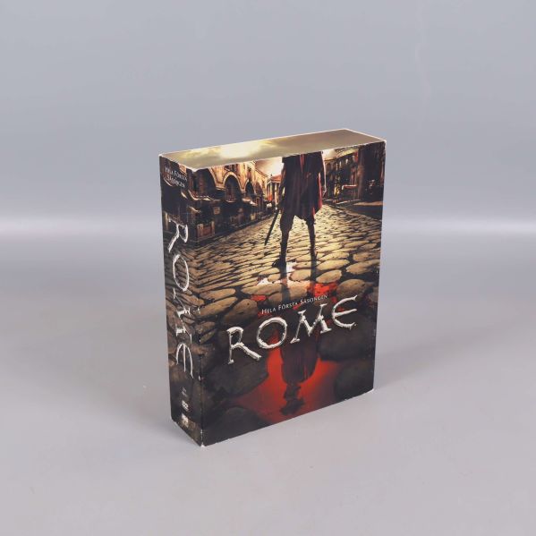 Framsidan av Rome DVD-box med romersk väg och figur