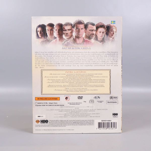 Baksidan av DVD-boxen med serieinformation och bilder