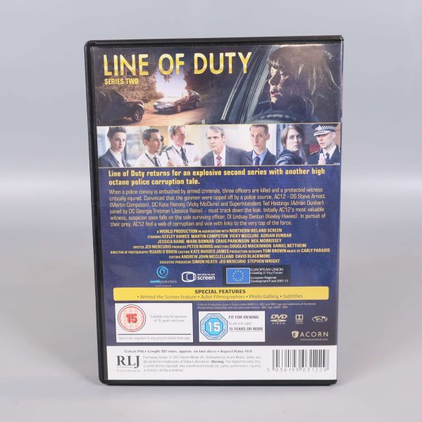 Baksidan av Line of Duty Säsong 2 DVD-box med text och bilder