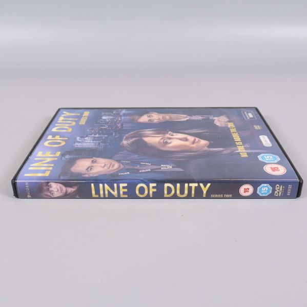 Ryggsida på Line of Duty Säsong 2 DVD-box