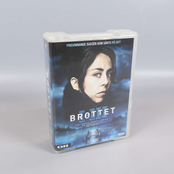 Framsidan av Brottet DVD-box med porträtt av huvudkaraktären