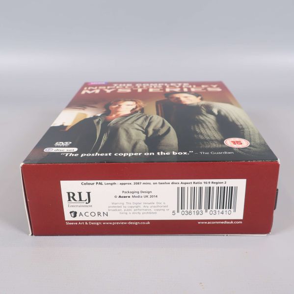 Nedre sidan av box Inspector Lynley Mysteries med streckkod och loggor