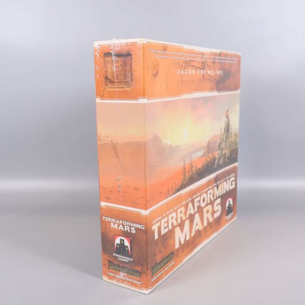Terraforming Mars visad från sidan med titel på ryggen