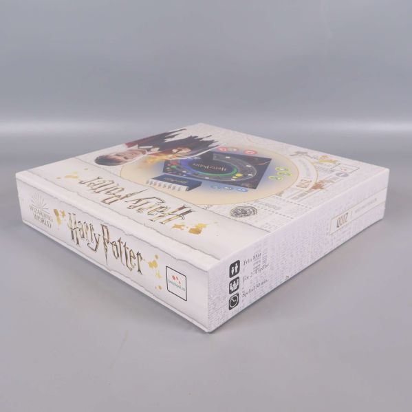 Harry Potter quizspel box med märkt sida och logga