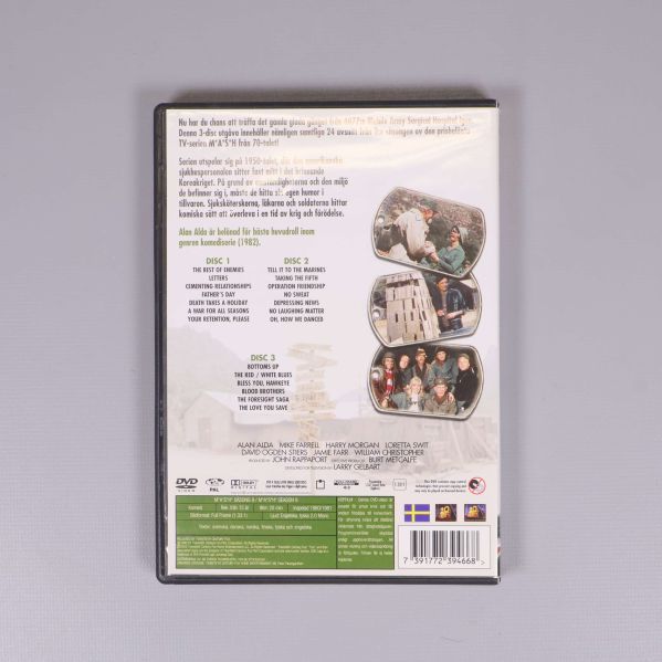 Baksidan av DVD-box MASH säsong 9 med beskrivning och bilder