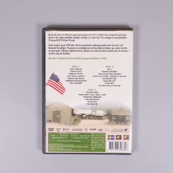 Baksidan av DVD-boxen med information och bilder från serien