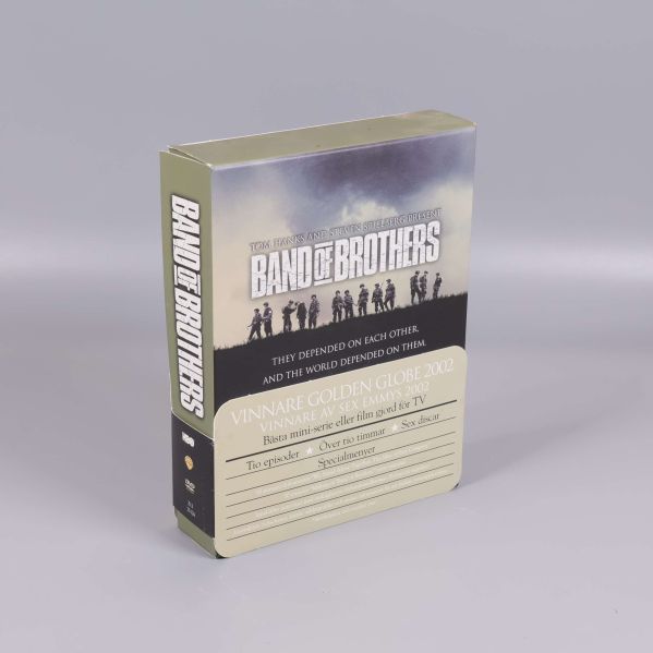 Band of Brothers dvd-box snett framifrån med tydlig logotyp