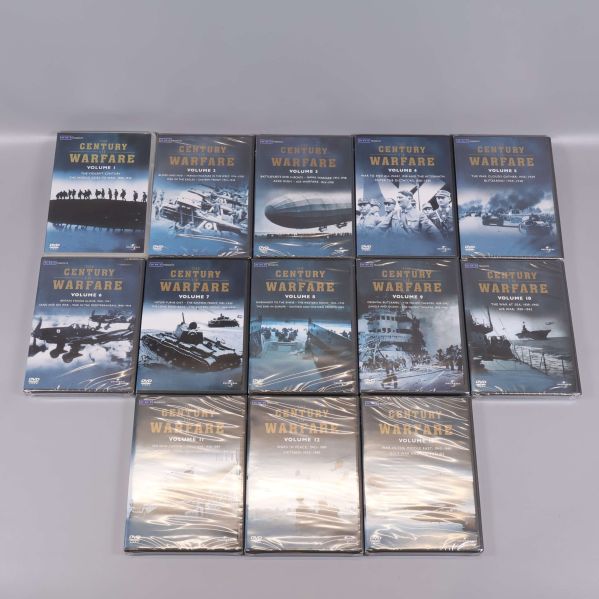 Alla dvd-skivor ur boxen upplagda med framsidan upp