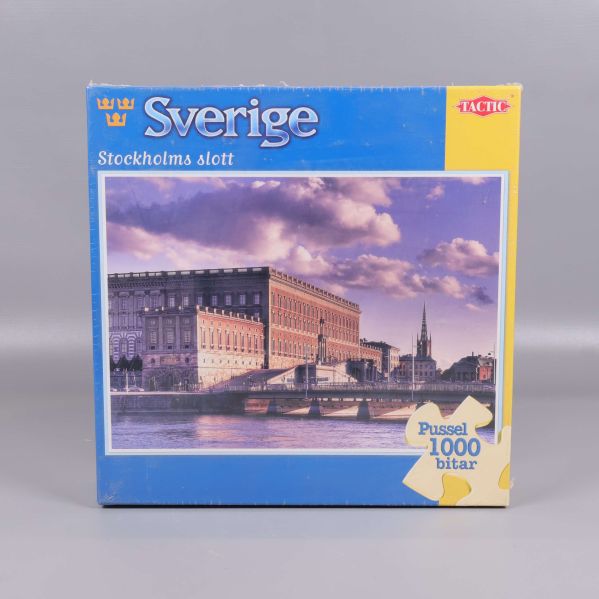 Framsida av pussellåda med Stockholms slott och texten 'Sverige'