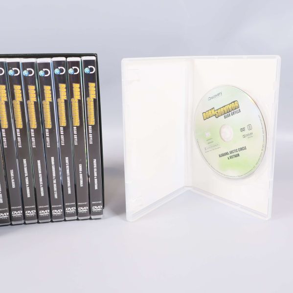 Öppen DVD-fodral med skiva Born Survivor