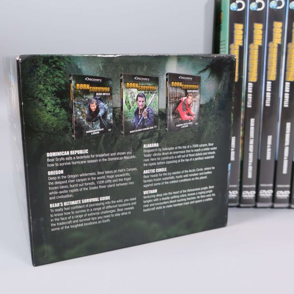 Närbild av baksidan på Born Survivor box med beskrivningar