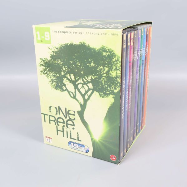 One Tree Hill DVD-box med säsongerna synliga från sidan