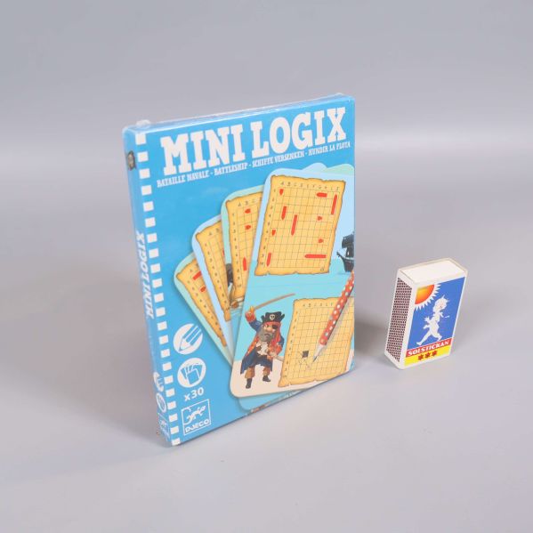 Mini Logix block bredvid en tändsticksask för storleksjämförelse