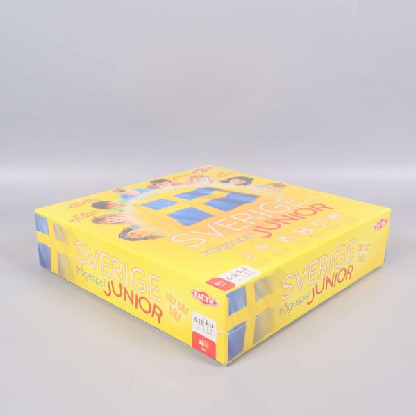 Sverige Junior spelbox fotografi i vinkel mot framsidan och sidan