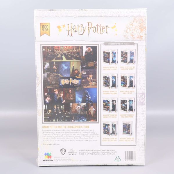 Baksidan av boxen till Harry Potter pussel med motivöversikt