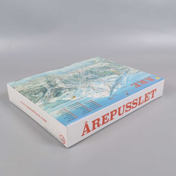 Åre-pussel i vit kartong från motsatt sidovinkel