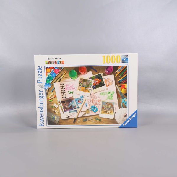 Framsida på Ravensburger pussel med färgstarkt Disney-motiv