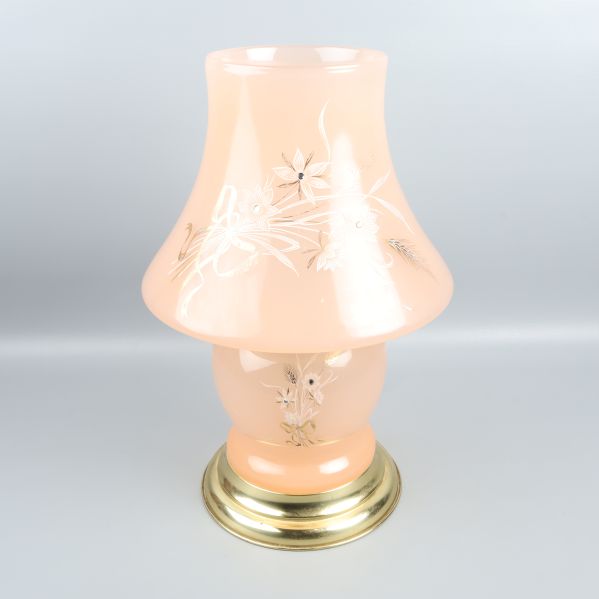 Bordslampa med blommönster och guldig bas