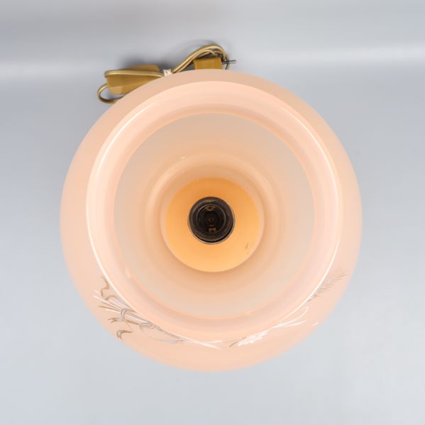 Översikt av lampa och lampsockel