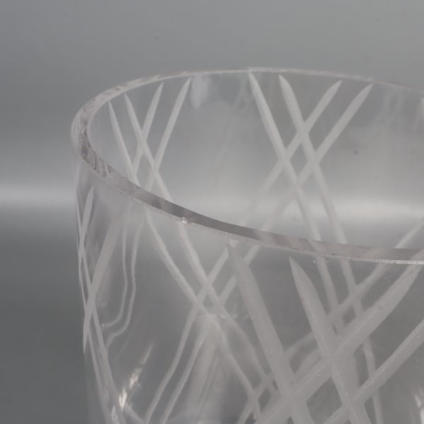 Närbild av vasmönster och glas