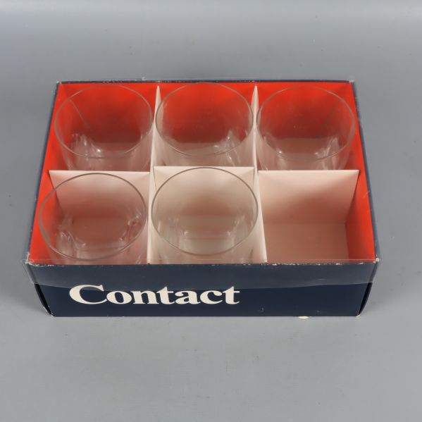 Förpackning för sex glas med Contact logga