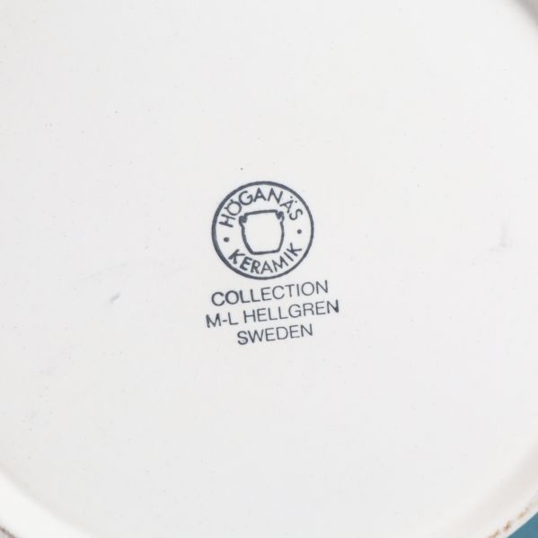 Höganäs Keramik-logotyp på undersidan av skålen