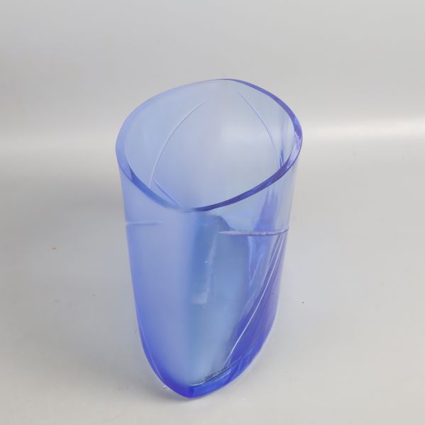 Blå glasvasa från ovan