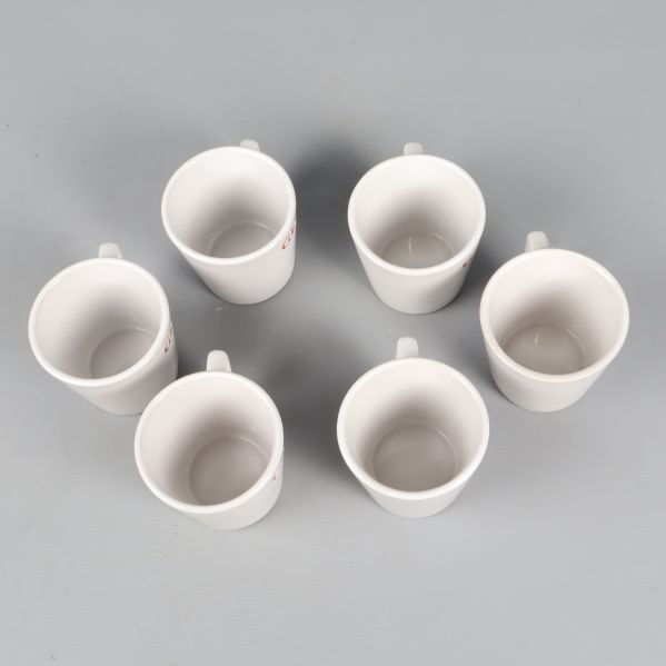 Sex glöggmuggar sedda ovanifrån visar öppningar