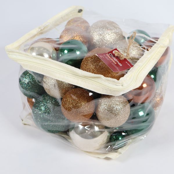 Set med blandade julkulor i genomskinlig förvaringsväska