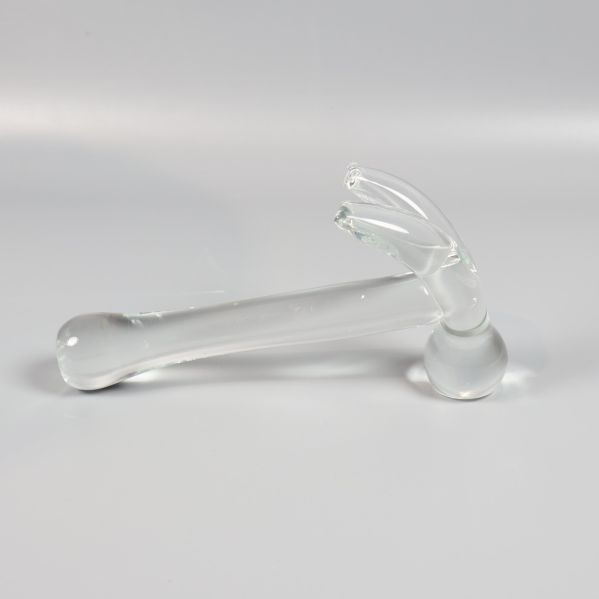 Hammare i klart glas