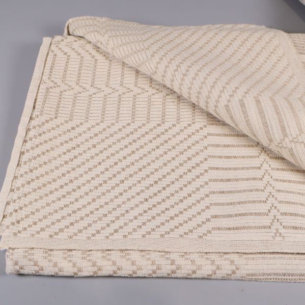 Dukens hörn lyfts för att visa struktur och baksida