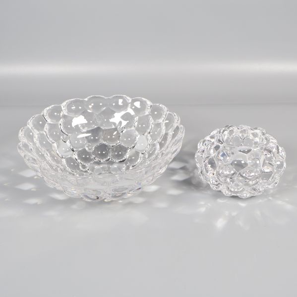 Glaslykta och matchande skål i genomskinligt glas