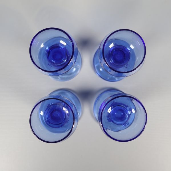 Snapsglasen sedda ovanifrån