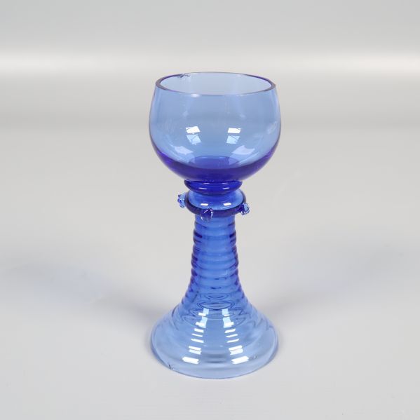 Närbild på ett snapsglas